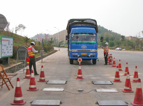 軸重秤-高速公路交警專用地磅、便攜式公路超載檢測系統